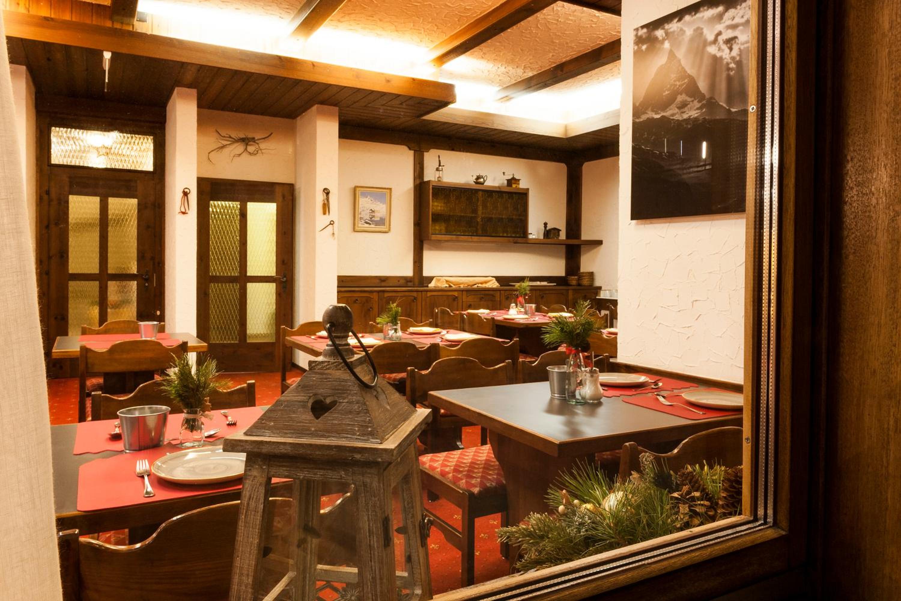BaseCamp Hotel