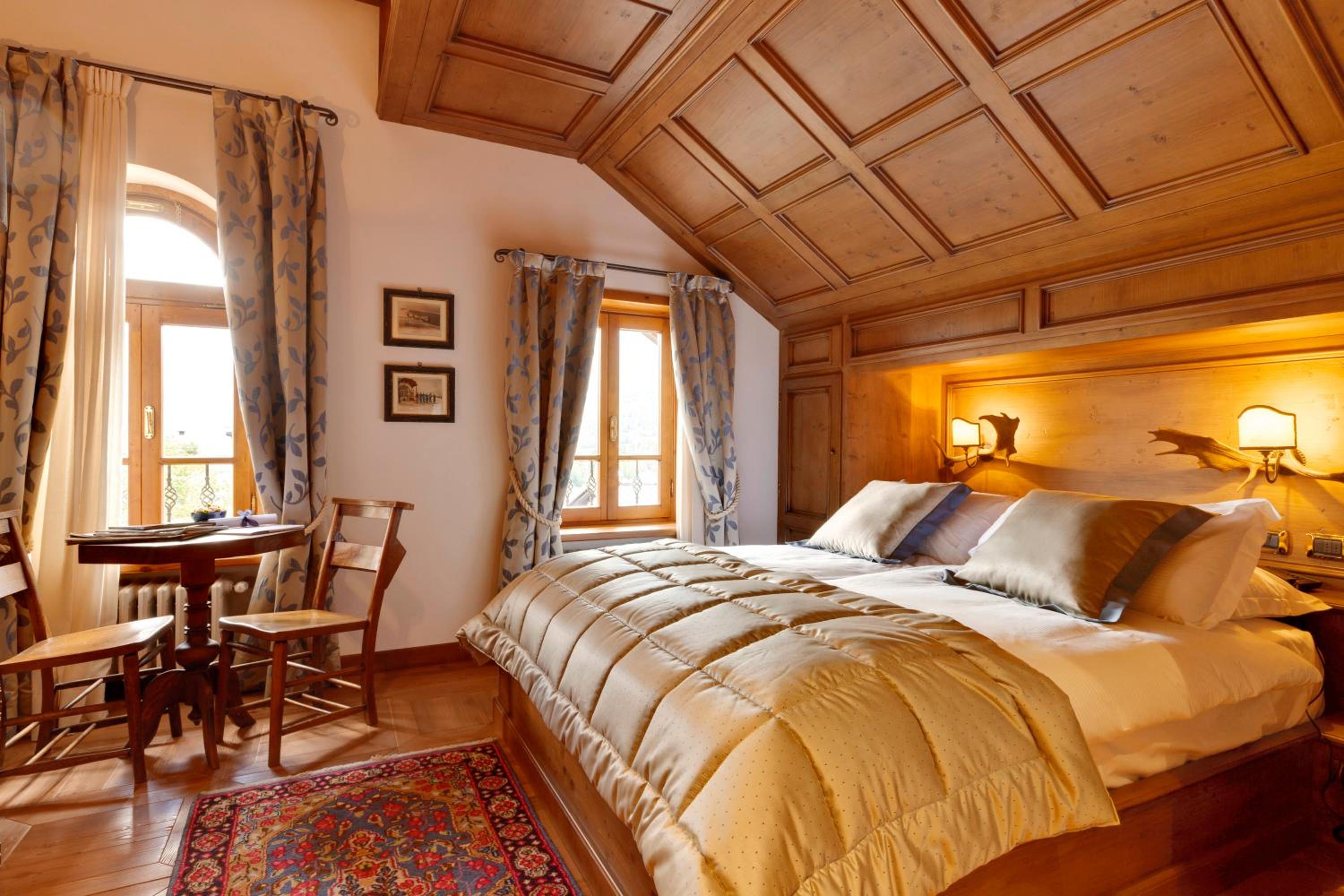 Ambra Cortina Luxury&Fashion Hotel