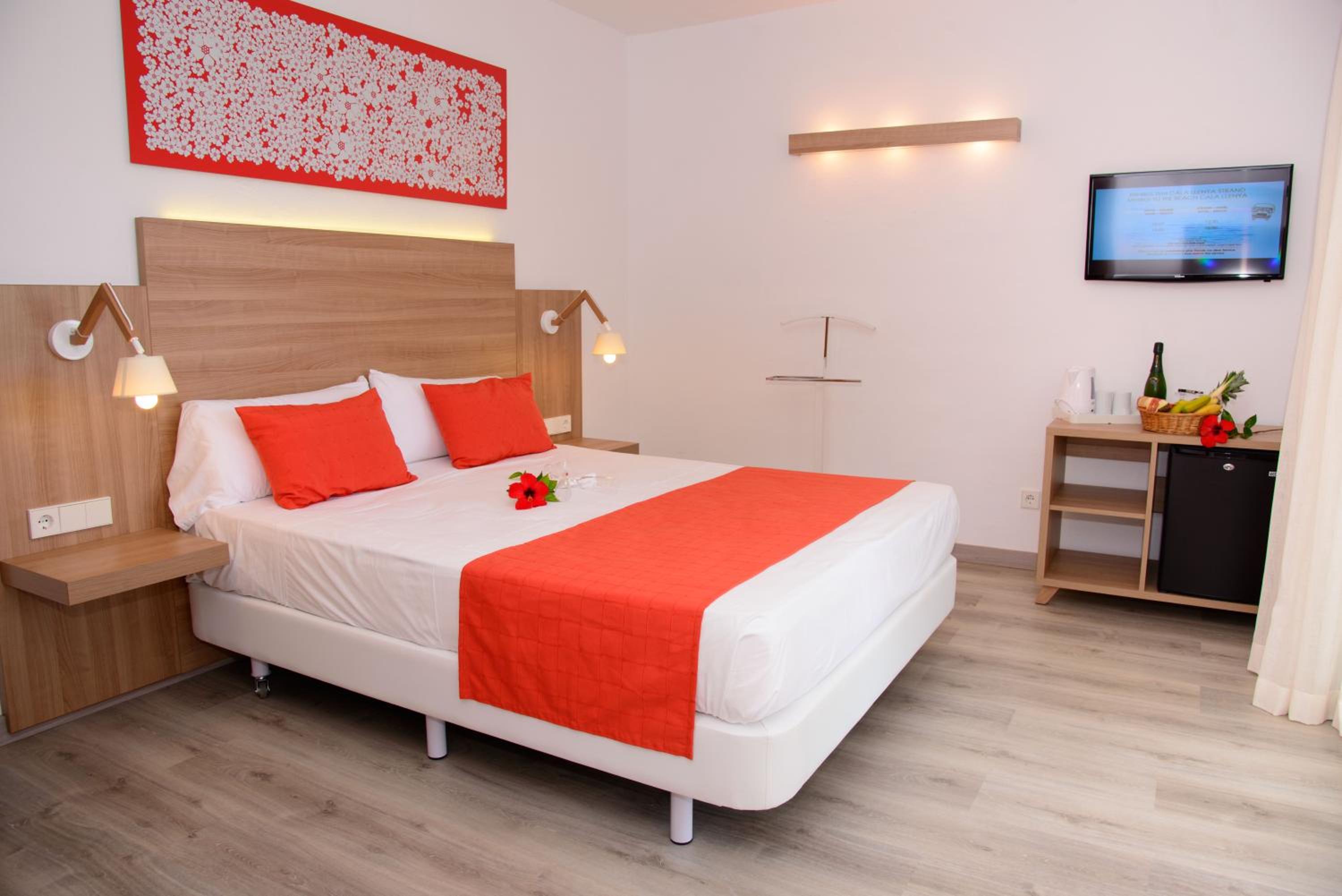 Cala Llenya Resort Ibiza