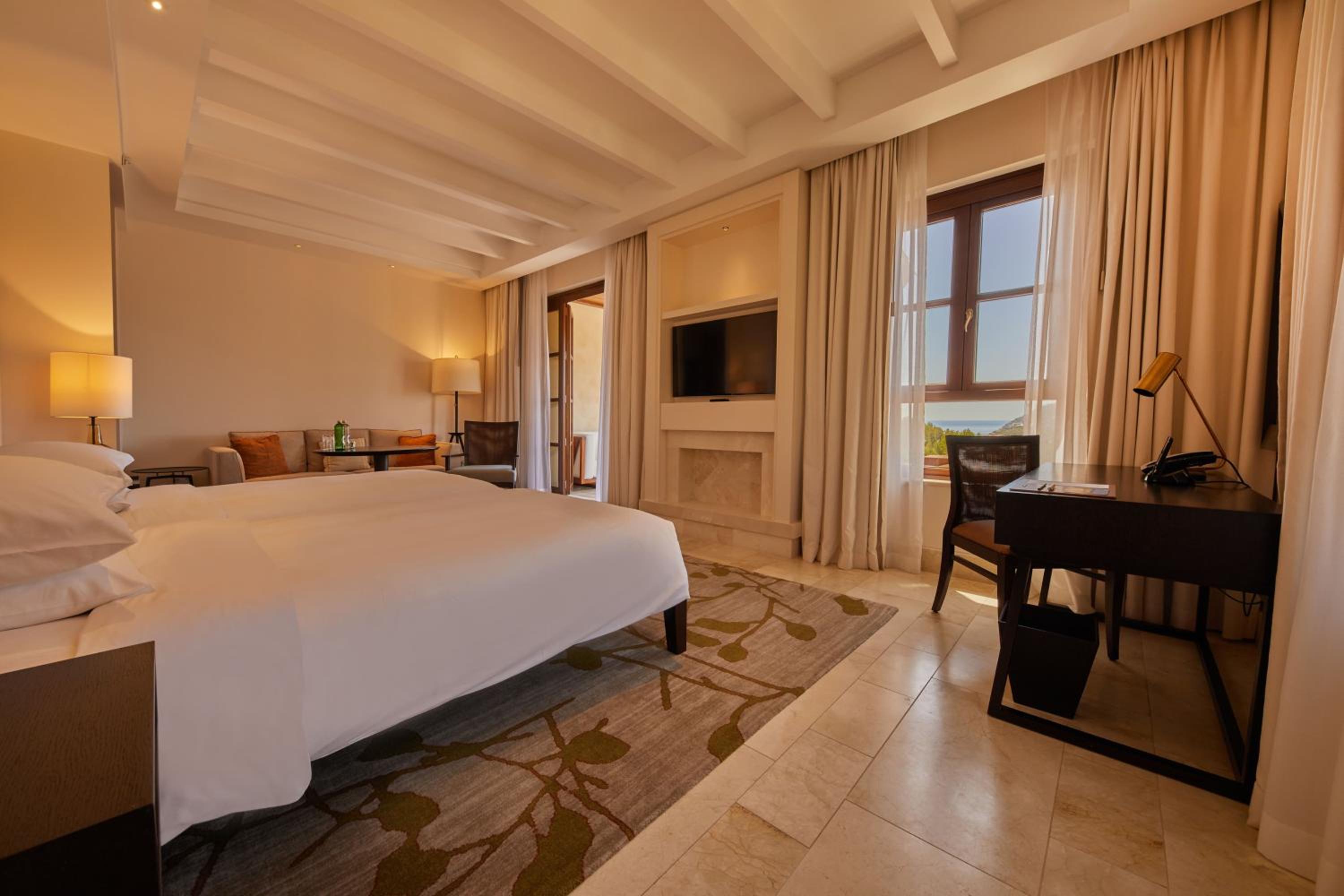 CAP VERMELL GRAND HOTEL