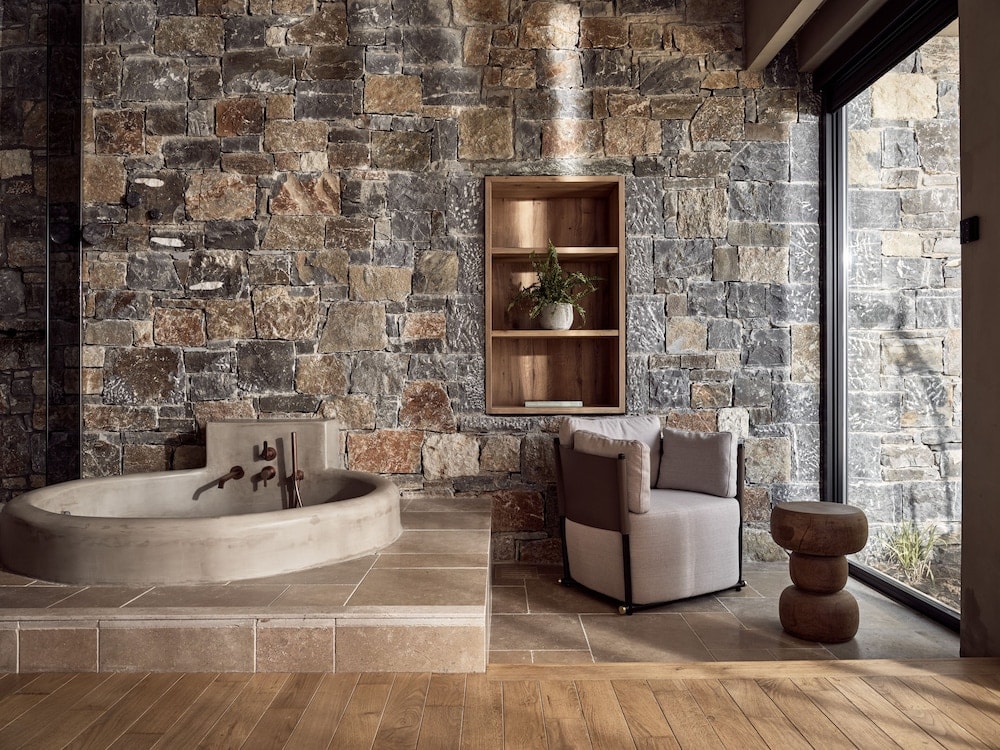 Acro Wellness Suites - Adults Only